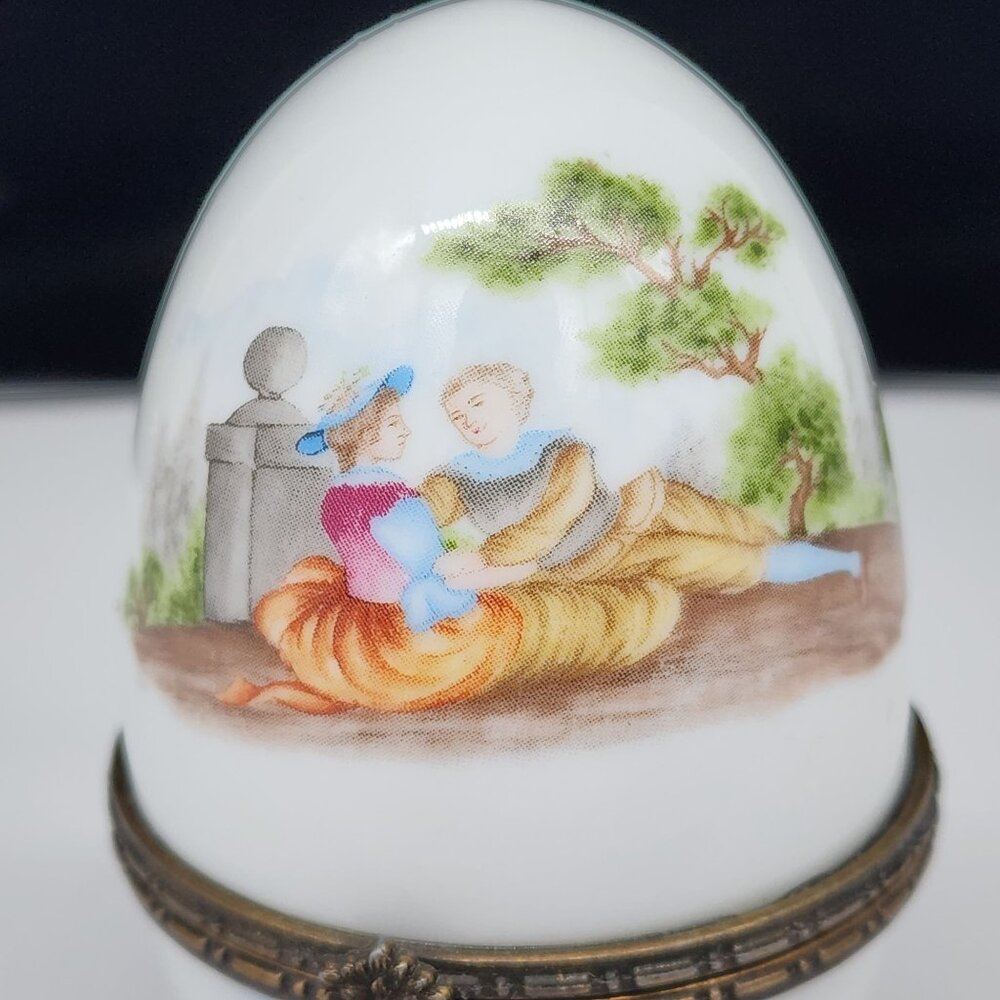 Porcelain Footed Egg Trinket Presentation Box Courting Scene VTG 4" J. Furmani - Picture 8 of 10